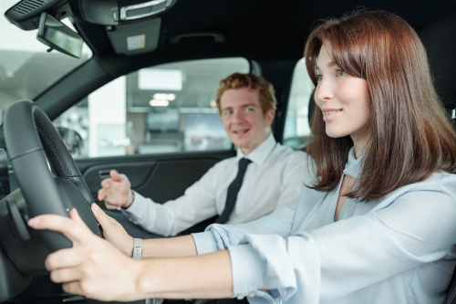 Kto może prowadzić samochód służbowy